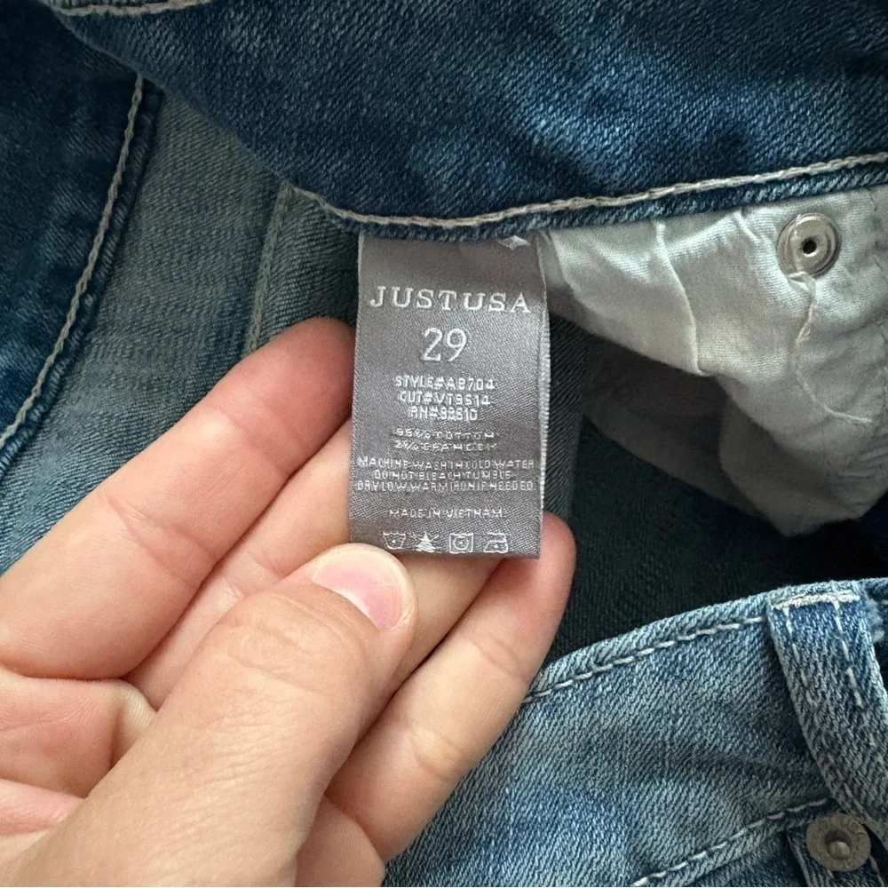 Just Black Magnetic Energy Light Denim Button-Fly Cutoff Shorts | size 29
